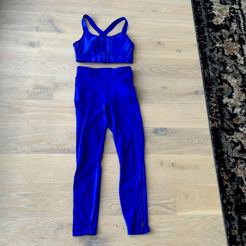 Fabletics 2 piece workout set.